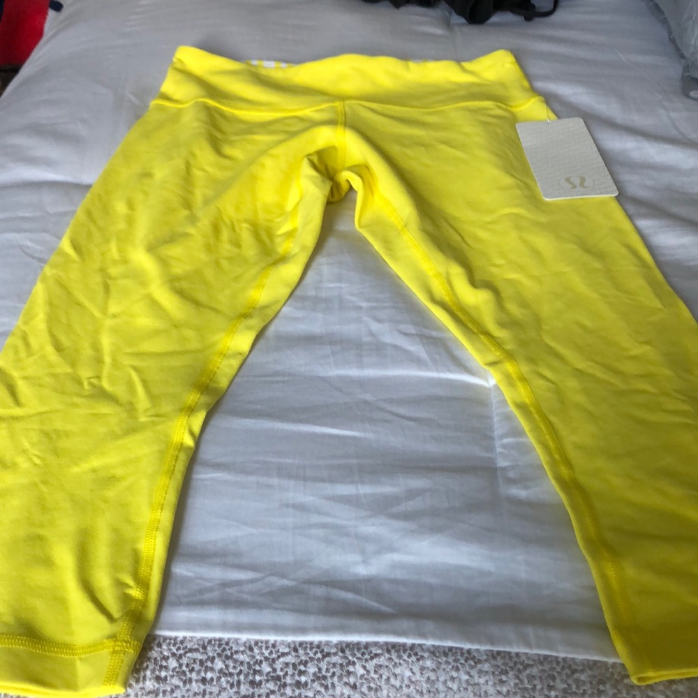 Lulu lemon crop workout pants